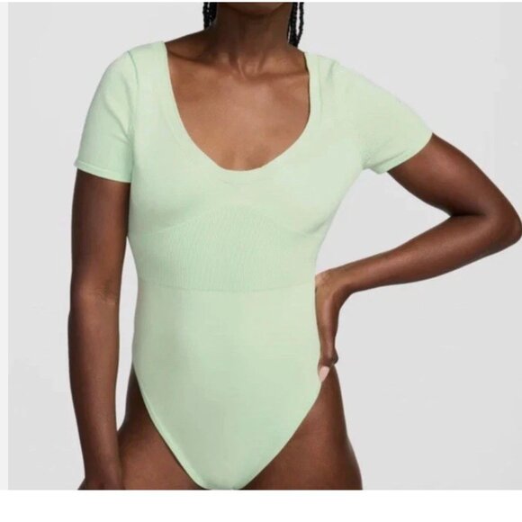 NWT Nike Sportswear Chill Knit Sweater Body Suit Lime Green FN4692 Medium - Picture 4 of 12